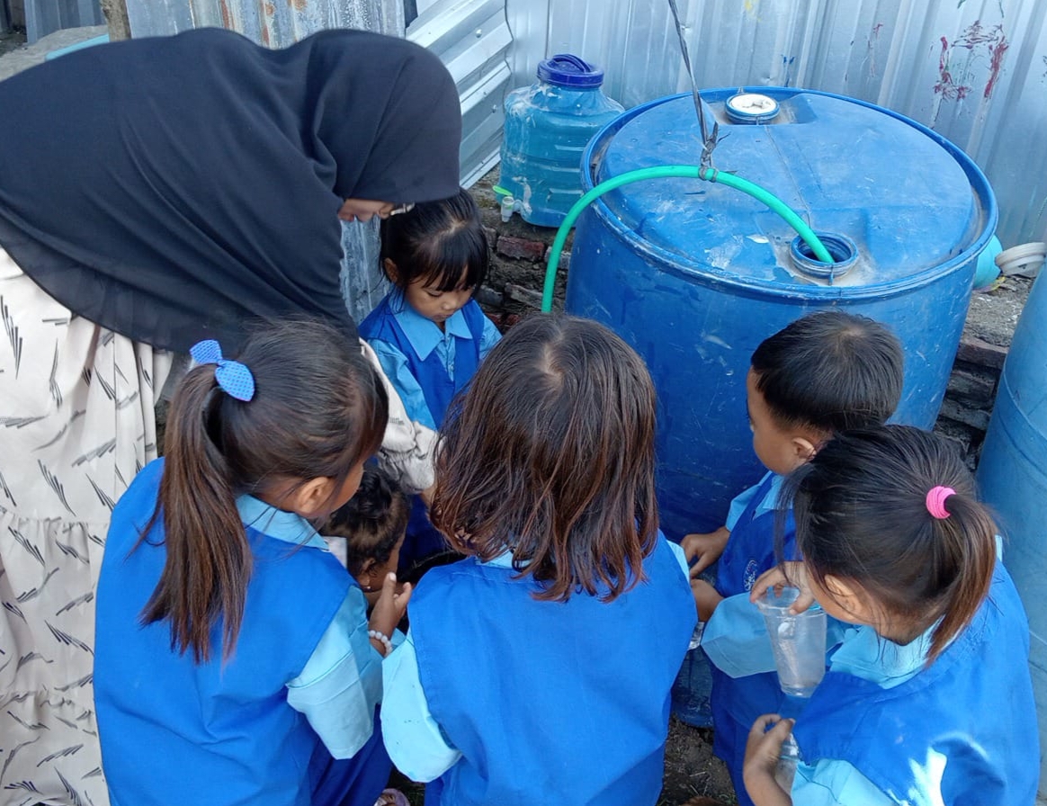 Mengolah sampah plastik